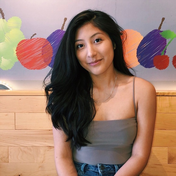 Meet your Posher, Leslie - Picture 2 of 2